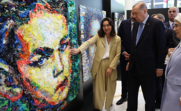 Mersinli sanatçı Deniz Sağdıç’ın New York’taki sergisini Erdoğan çifti gezdi