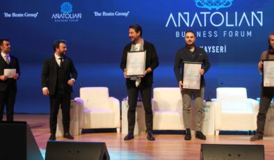 İş Adamı Emir Kosif, Anatolian Business Forum Zirvesinde Moderatör Oldu
